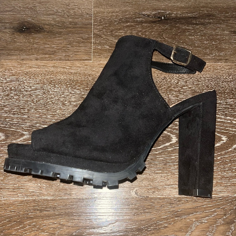 Trendy Black Women's Heeled Sandals